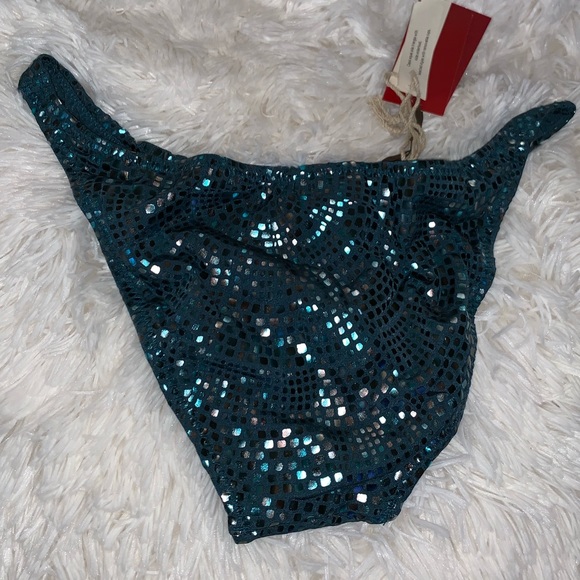 Tigerlily womenβs green dazzle mermaid bikini set - Picture 5 of 5